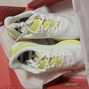 Lane eight running shoe size 8.5 womens 10